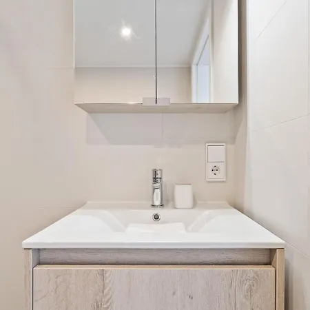 Modern Limpertsberg Near Center