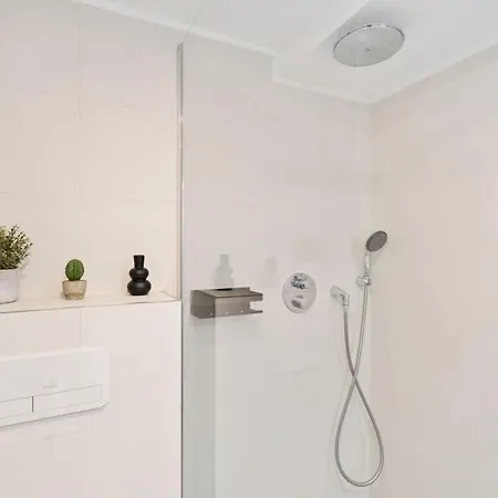 Modern Limpertsberg Near Center