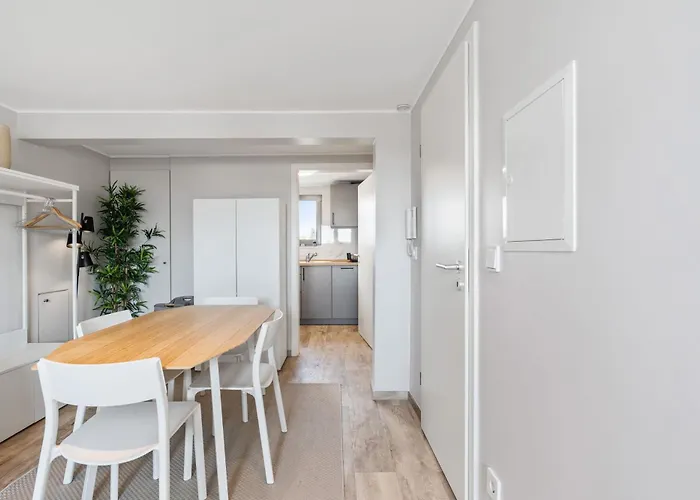 Modern Limpertsberg Near Center