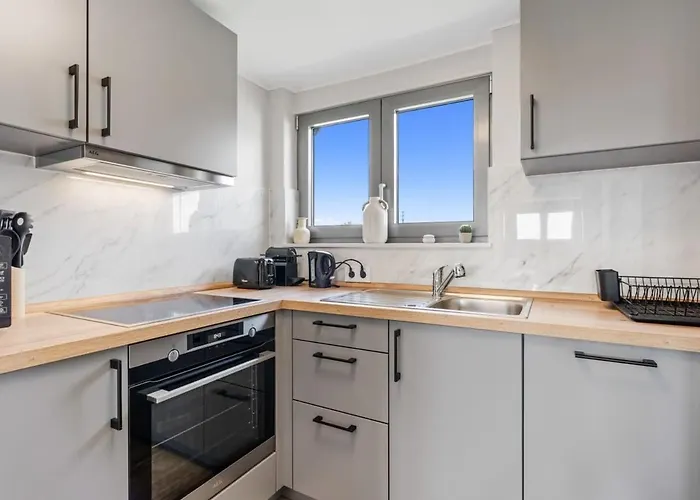 Modern Limpertsberg Near Center *